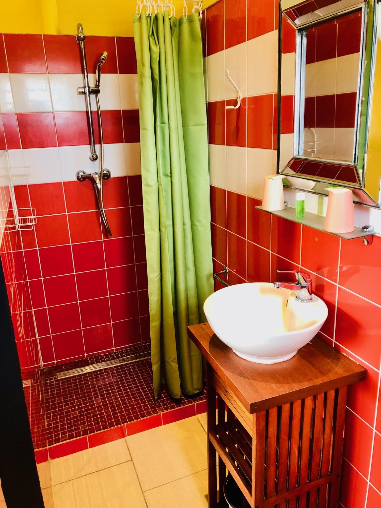 Hotel Les Bougainvilliers Saint-Gilles-les Bains Esterno foto